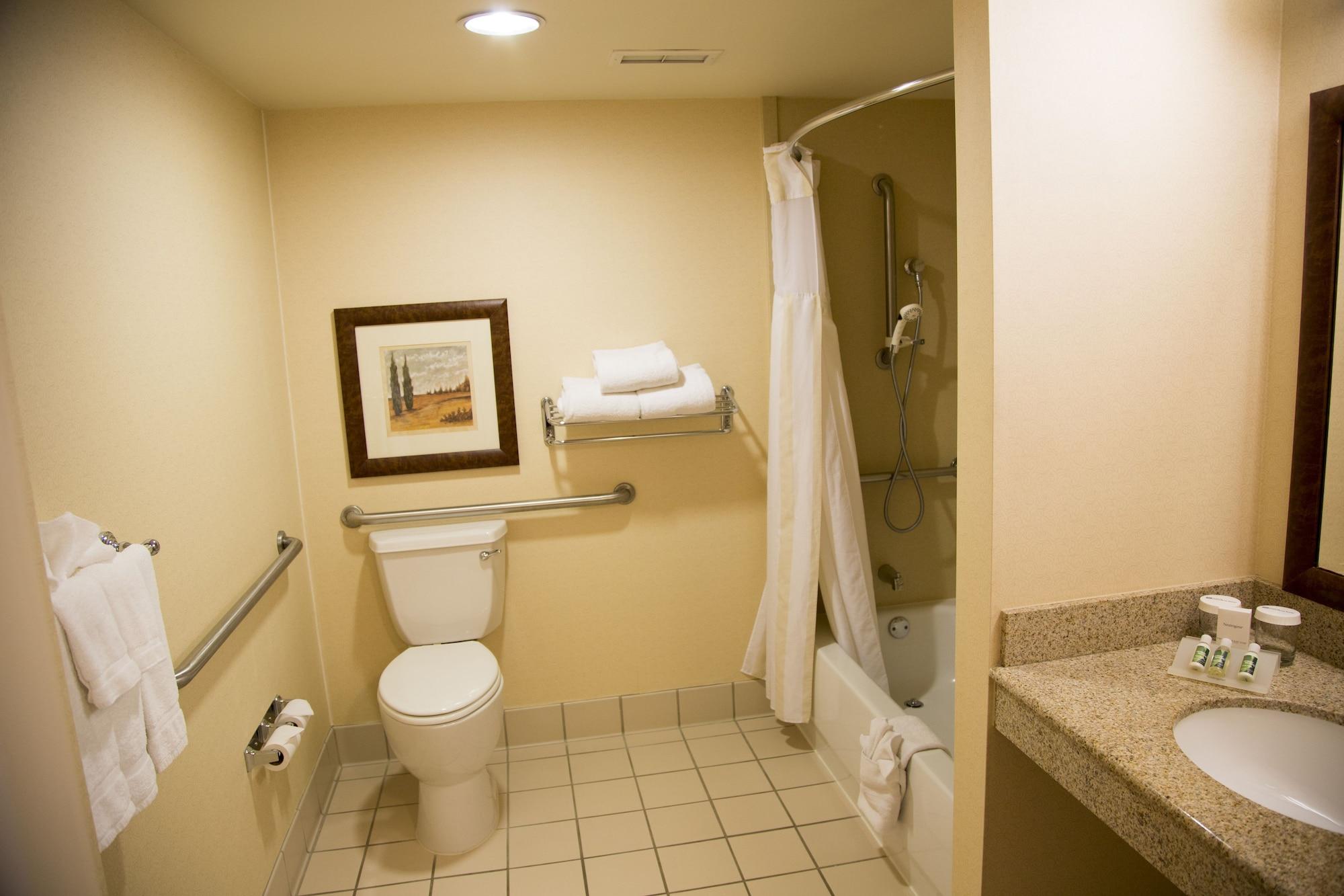 Hilton Garden Hotel 3*